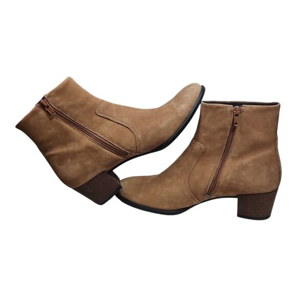 Ecco Soft Tan Suede Stacked Heal Almond Toe Size 8 / 8.5 - Picture 6 of 9